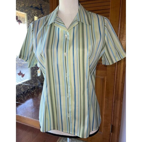 IZOD Green Stripped — Medium — NWTS - Picture 1 of 8